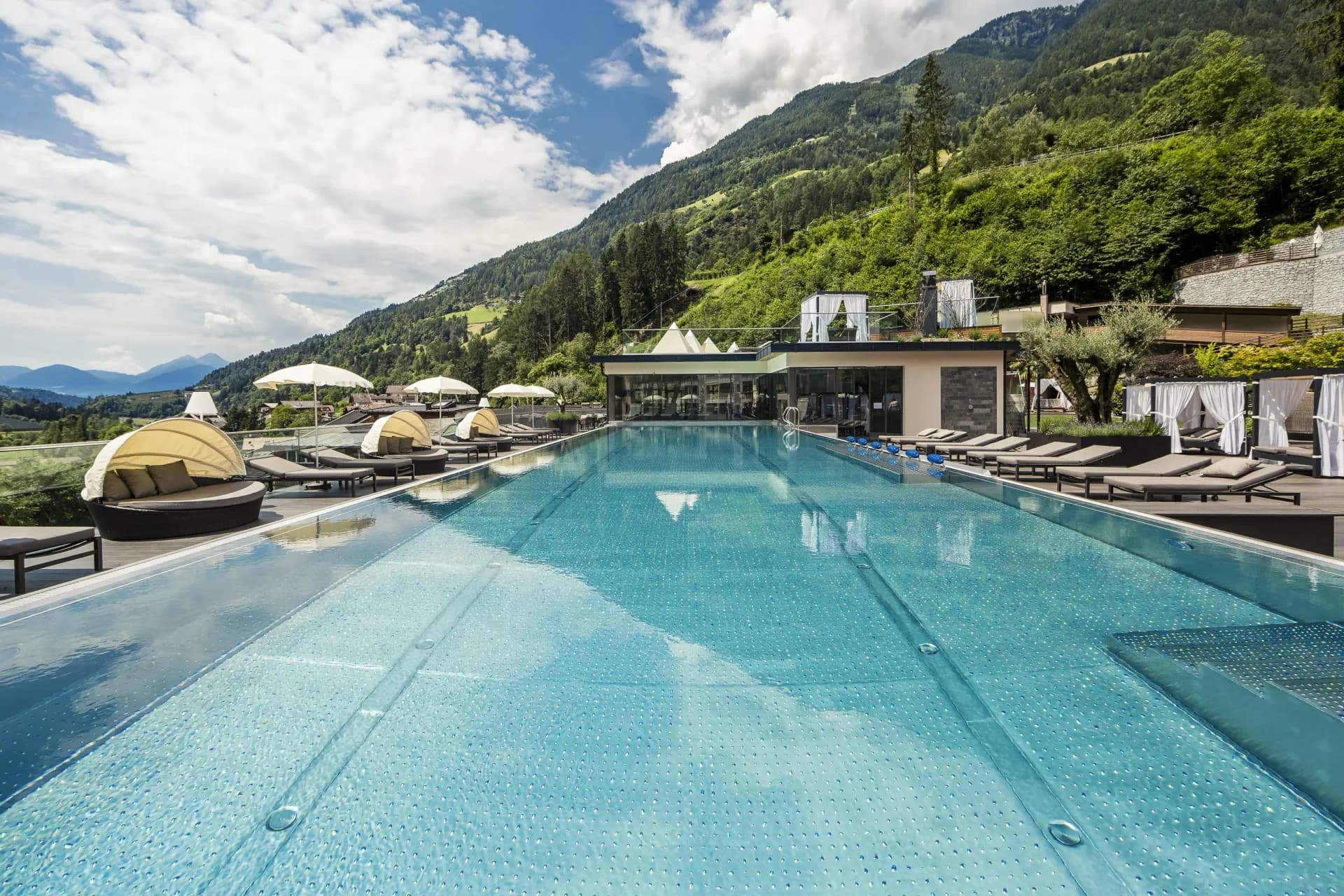 Sportpool im Quellenhof Luxury Resort Passeier (© Quellenhof Luxury Resort Passeier / Andergassen)