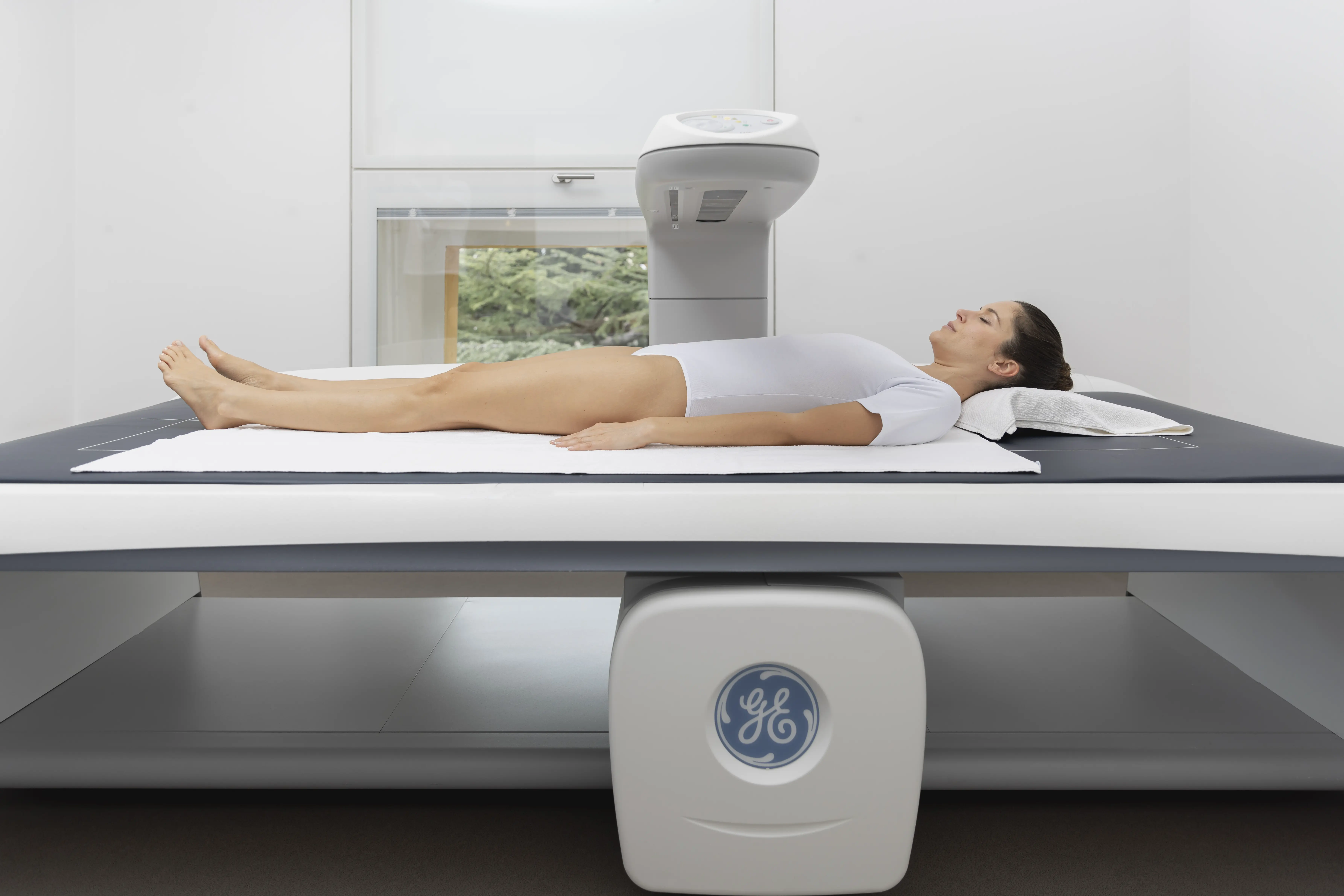 DEXA Body Scanner im Medical Center des Palace Merano — Körperzusammensetzungs- und Knochendichte-Analyse als Teil der Revital-Diagnostik (© Alessandro Moggi für Palace Merano)